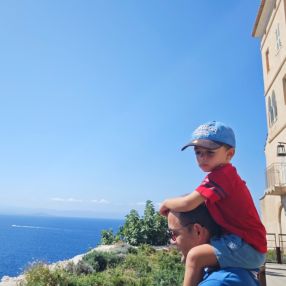 Ivana, Famiglia a Cagliari