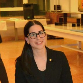 Alessia, Babysitter a Trecastelli
