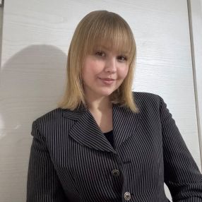 Xenia, Babysitter a Mejaniga