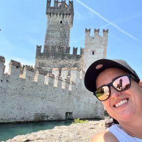 Antonella, Babysitter a Cefalù