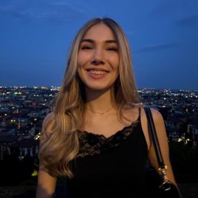 Alexandra, Babysitter a Zanica