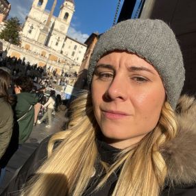 Elisa, Family in Ascoli Piceno