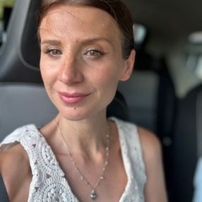 Erjona, Famiglia a Prato