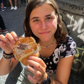 Sofia, Babysitter a Varazze