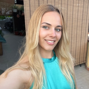 Carlotta, Babysitter a Fano