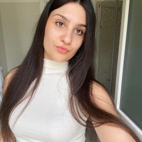 Armina, Babysitter in Gussago