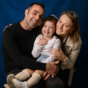 Mirela, Famiglia a Reano