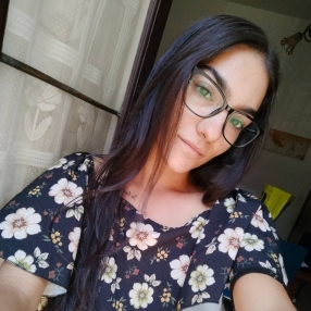 《Mary》, Babysitter in Niscemi