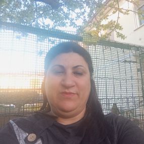 Pina, Babysitter a Santa Teresa di Riva