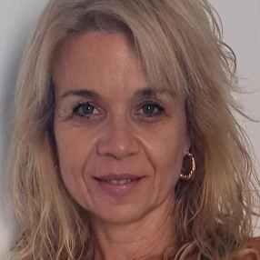 CARMEN, Babysitter in Ariano Irpino