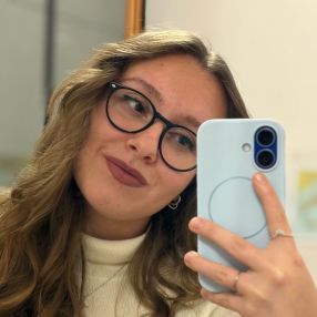 Carlotta, Babysitter a Chiaramonte Gulfi