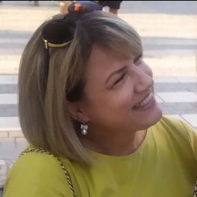 Rina, Babysitter a Genova