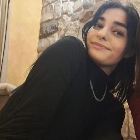 Siria Maria Pia, Babysitter a Atina