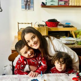 Mary, Babysitter a Podenzano