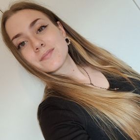 Monica, Babysitter a Serle