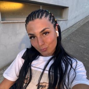 Manuela, Babysitter a Arzachena