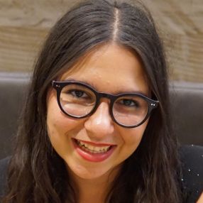 Elisa, Babysitter a Monte Urano