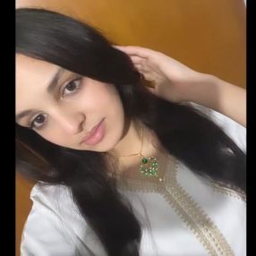 Khawla, Babysitter a Massa Finalese
