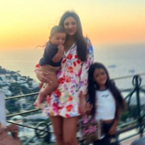 Samantha, Famiglia a Mondragone