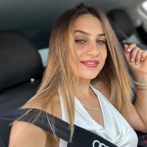 Mihaela, Babysitter a Alcamo