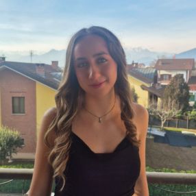 CHIARA, Babysitter a Volvera