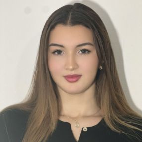 Yasmine, Babysitter a San Daniele del Friuli