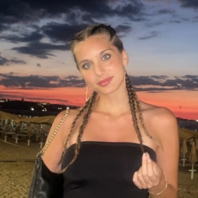 Alessia, Babysitter a Montecassiano