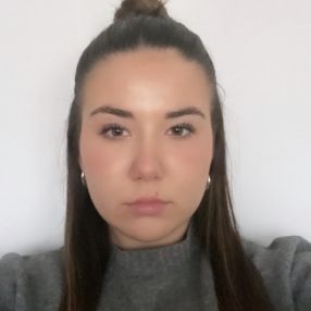 Giorgia, Babysitter a Azzano Decimo
