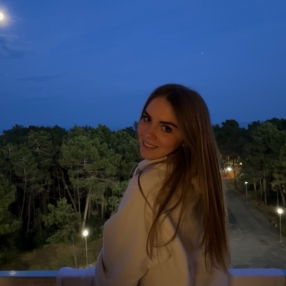 Emma, Babysitter a Treviglio