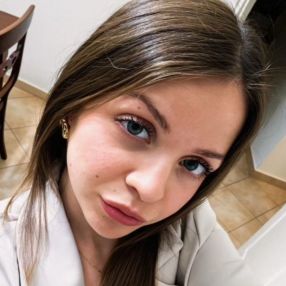 Alessia, Babysitter a Palagonia