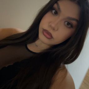 Morena, Babysitter a Curti