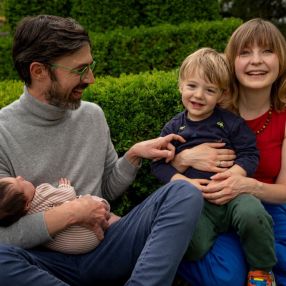 Magda, Famiglia a Monteriggioni