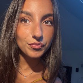 Elena, Babysitter in Casette D'ete