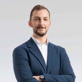 Nicolas, Famiglia a Arese
