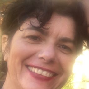 Paola, Babysitter a Lamezia Terme