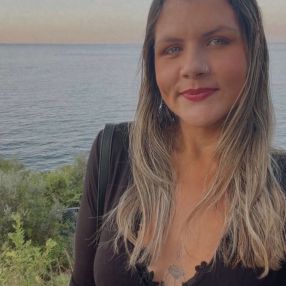 Allana arantes, Babysitter in Maiori