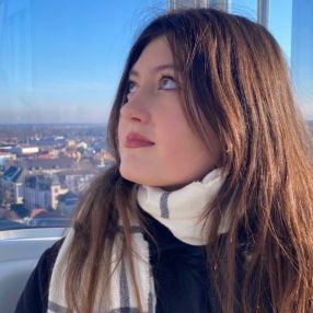 Erica, Babysitter a Vedano Olona