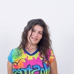 Aurora, Babysitter in Oria