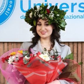 Giusi Ilenia, Babysitter in Caltagirone