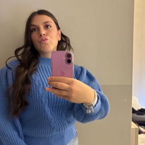 Gaia, Babysitter a Peagna