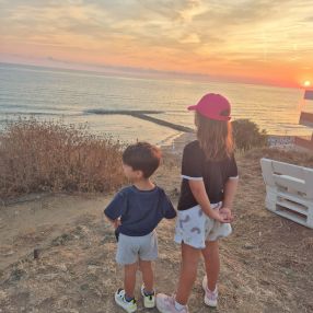 Pranvera, Famiglia a Anzio