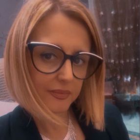 Adriana, Babysitter a Priolo Gargallo