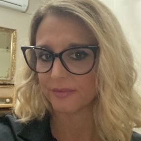 Adriana, Babysitter a Priolo Gargallo