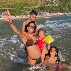 Silvia, Family in Isola Sacra