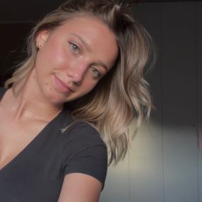 Sara, Babysitter a La Spezia