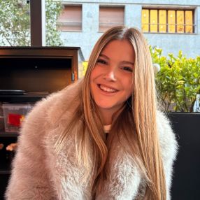 Ludovica, Babysitter a La Loggia