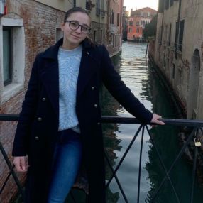 Debora, Babysitter a Maniago