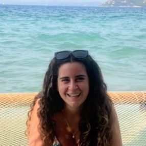 Shajana, Babysitter a Pelago