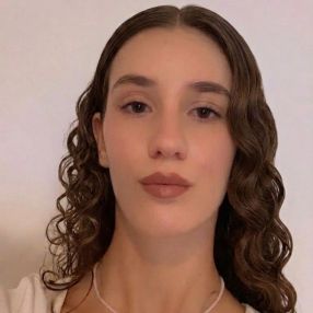 Giulia, Babysitter a San Cesario di Lecce