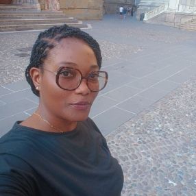 Roseline, Babysitter in Osio Sotto
